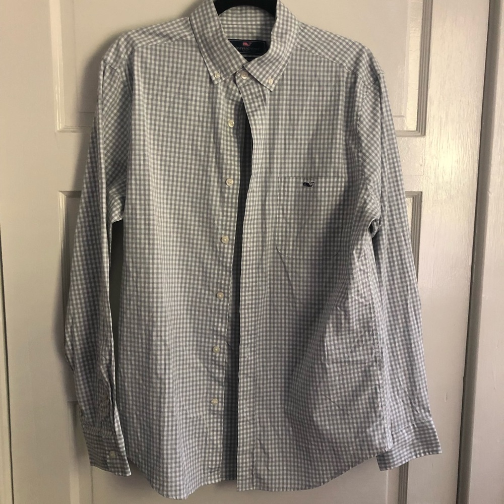 Men’s Vineyard Vines Classic Tucker button down — size medium